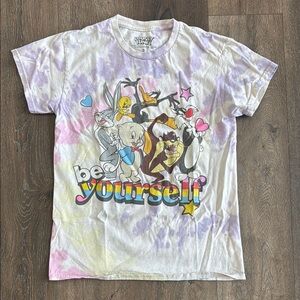 Vintage Looney Tunes tee shirt.  Women’s size small.